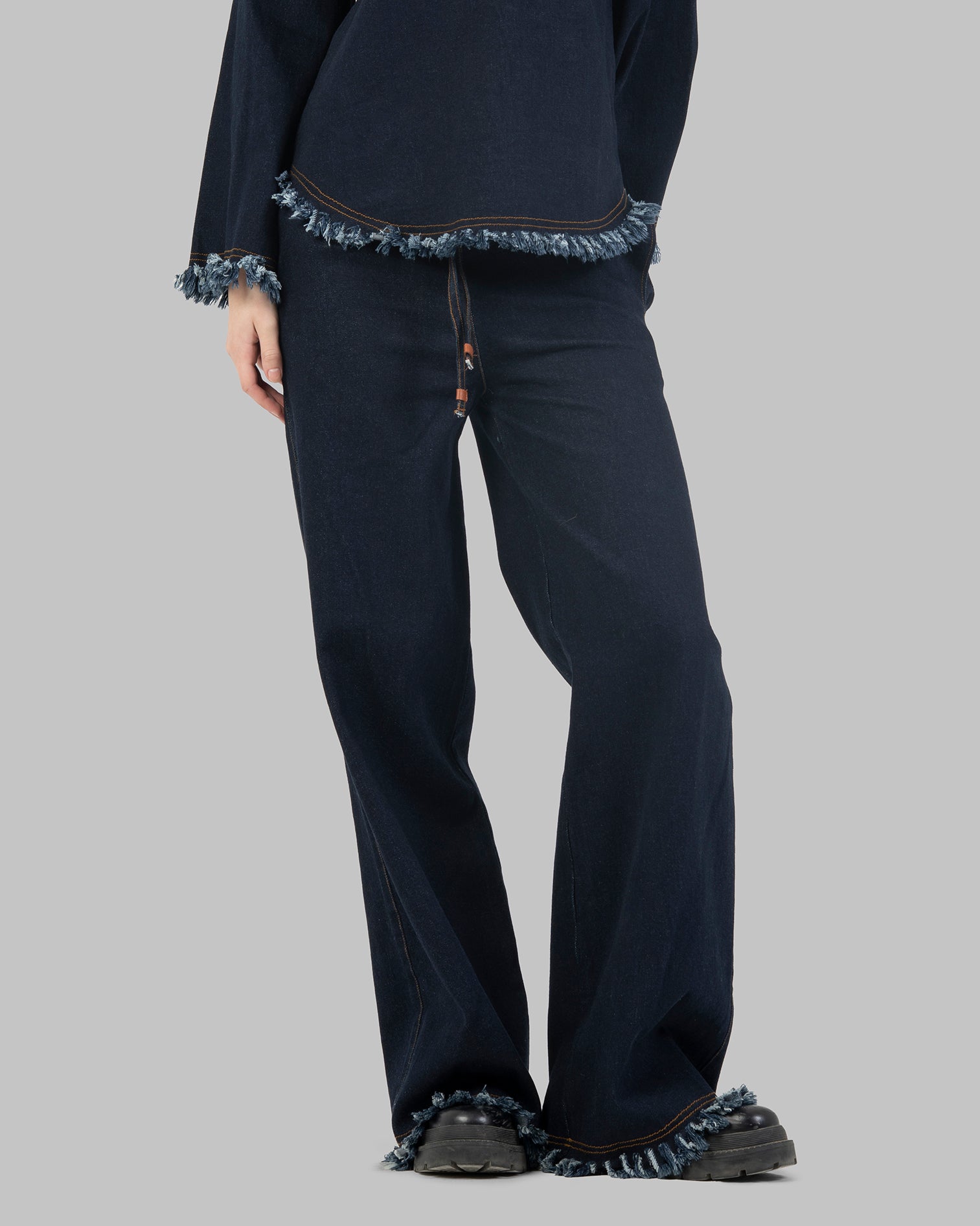  Wide-Leg Denim Pants