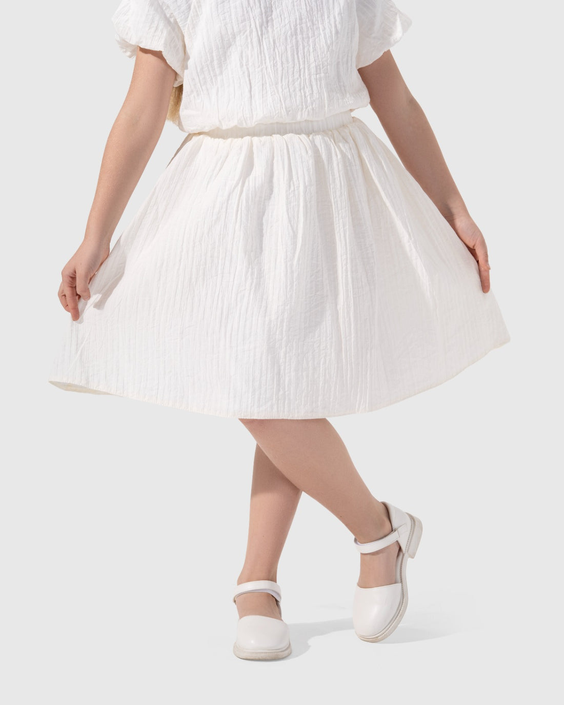 تنورة ميدي عالية الخصر مع حزام خصر مطاطي وتصميم مجمع