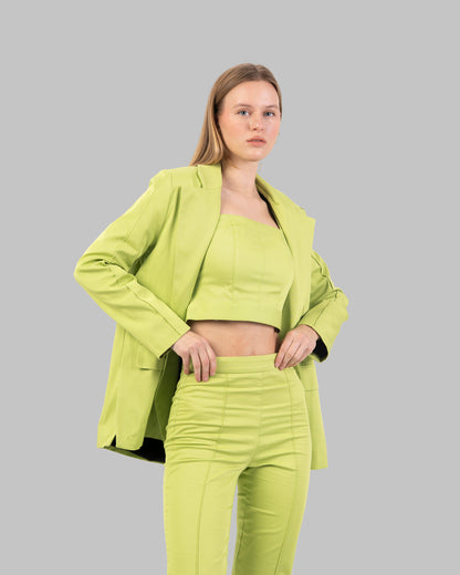 سترة كبيرة الحجم ذات صفين من الأزرار.