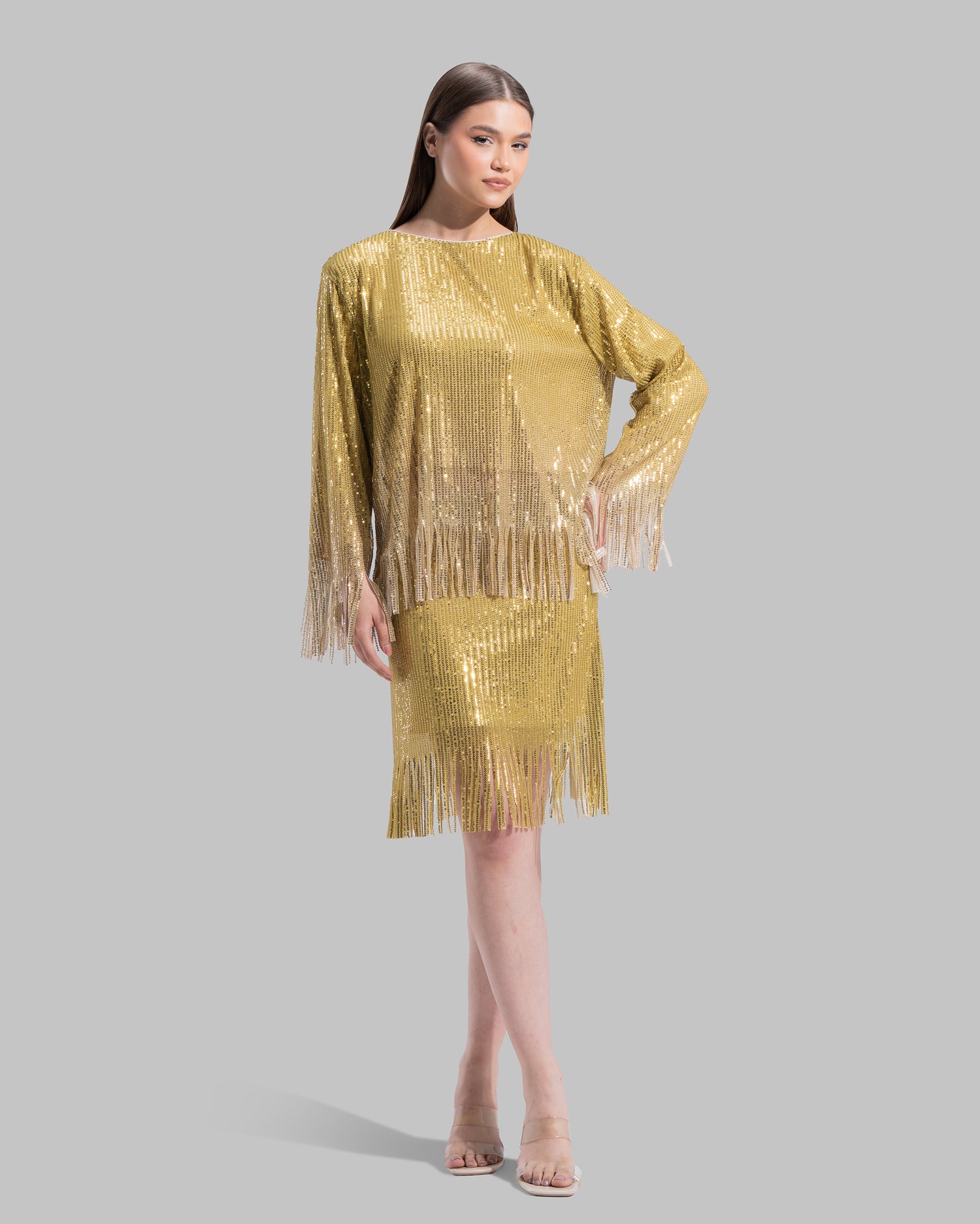 تنورة قصيرة مزينة بالترتر