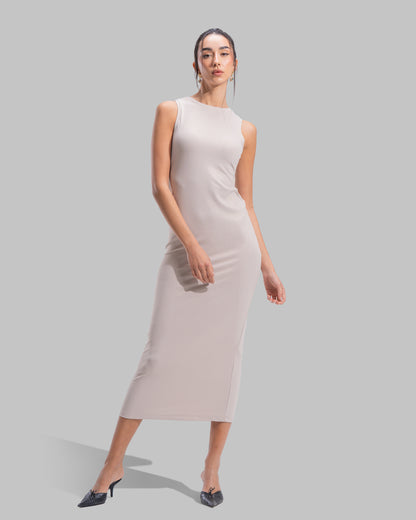 Sleeveless ribbed maxi dress with a round neckline and a tight-fit silhouette.