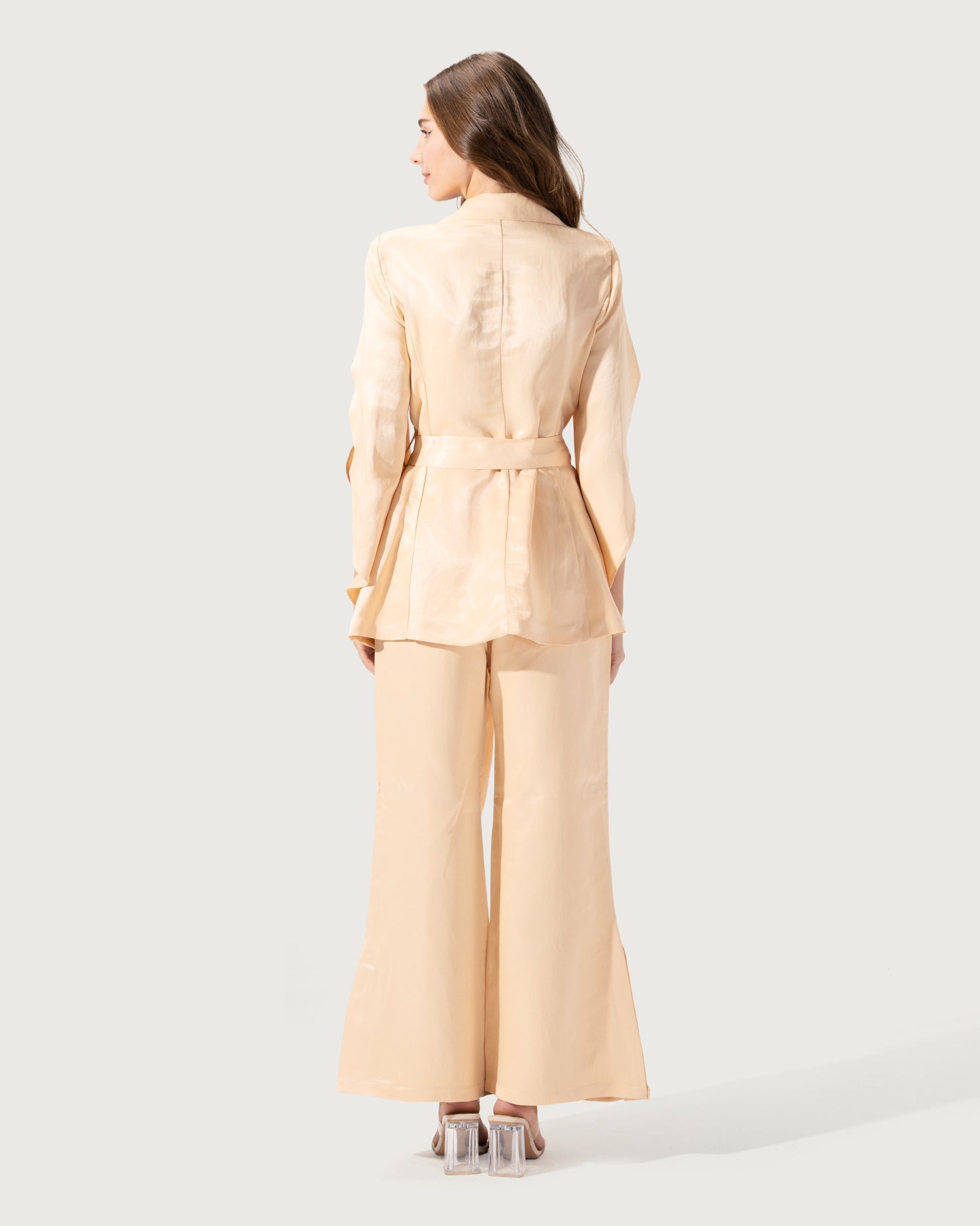 BLAZER WITH SLIT AND NOTCHED LAPEL AND LONG SLEEVES