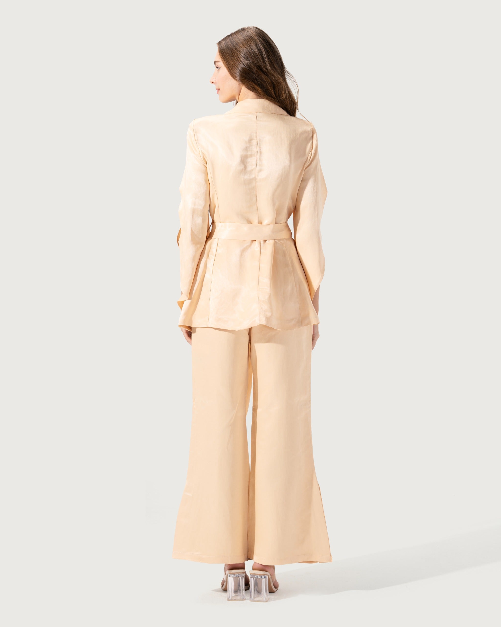 BLAZER WITH SLIT AND NOTCHED LAPEL AND LONG SLEEVES