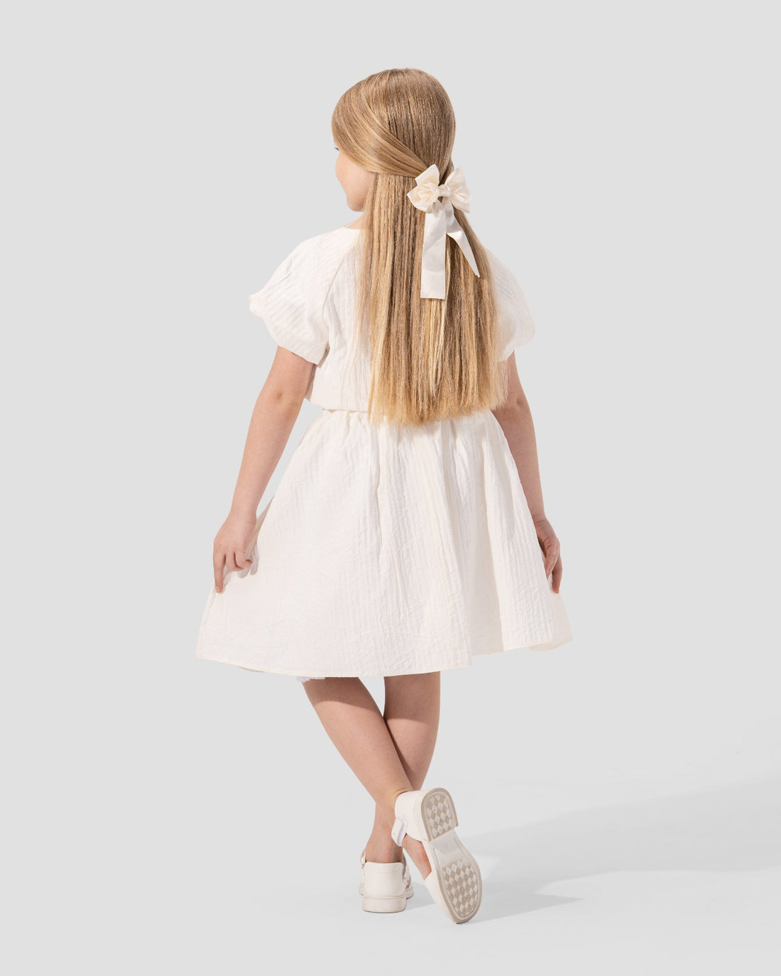 High-waist midi skirt with an elastic waistband and a gathered design